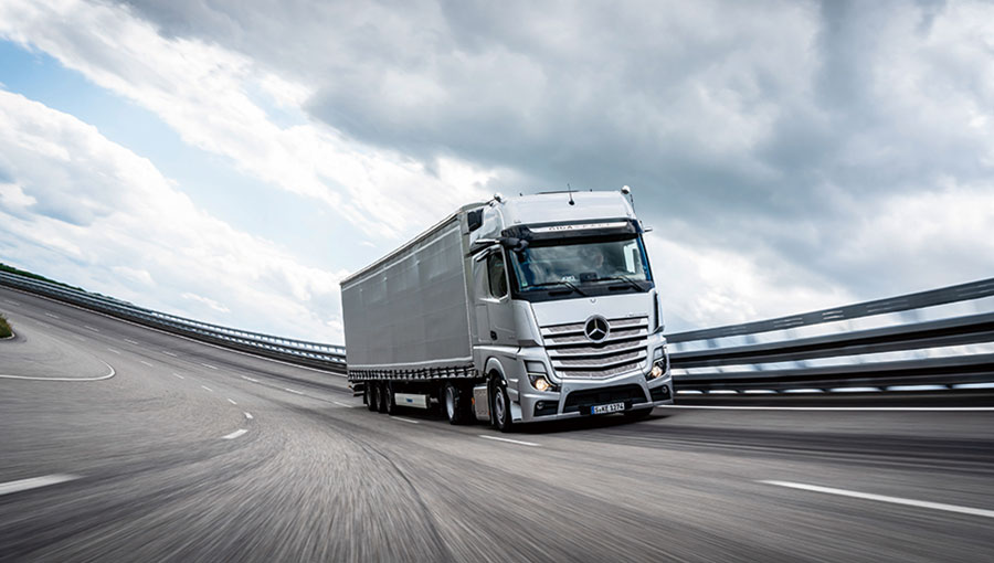 /static/active/2020315/style/mercedes-benz-trucks-1.jpg